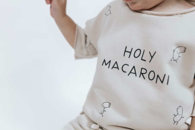 Lässiges oversize T-Shirt „HOLY MACARONI“ – Bild 10